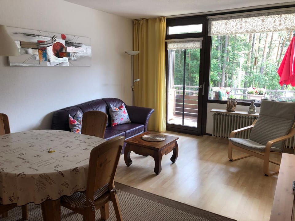 Seating area, Dining area