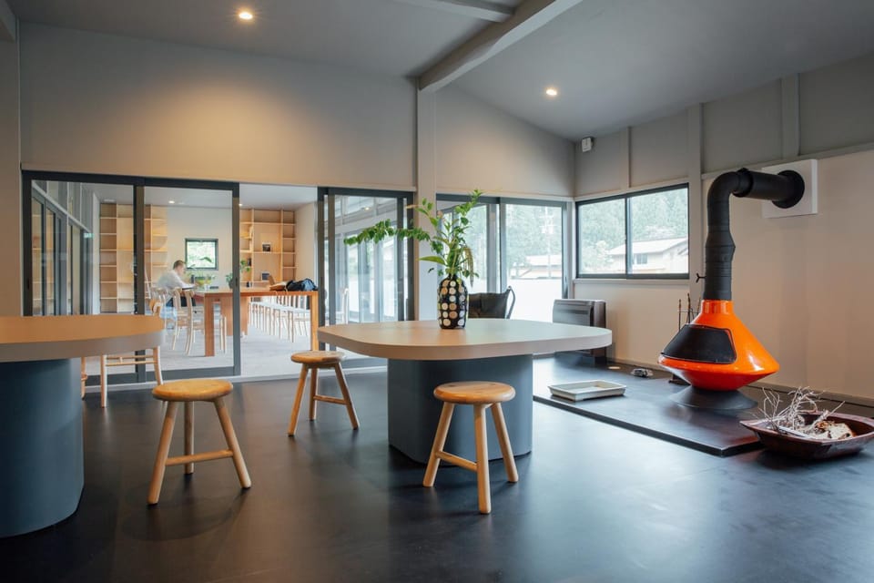 Communal lounge/ TV room, Lobby or reception