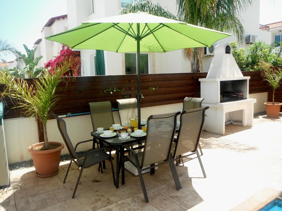 BBQ facilities, Garden, Other, Swimming pool, furniture