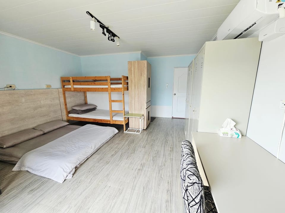 桃園機場羅里輕旅 近桃園竹圍漁港 Rory Hostel Vacation rental in Taiwan, Province of China