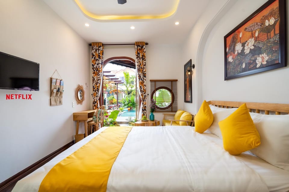 Bed, Bedroom, Pool view