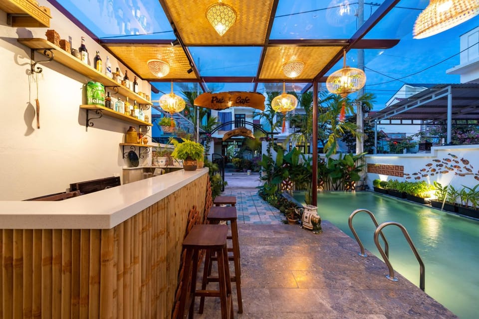 Lounge or bar, Pool view