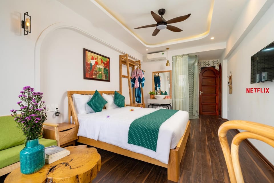 View (from property/room), Photo of the whole room, Bedroom