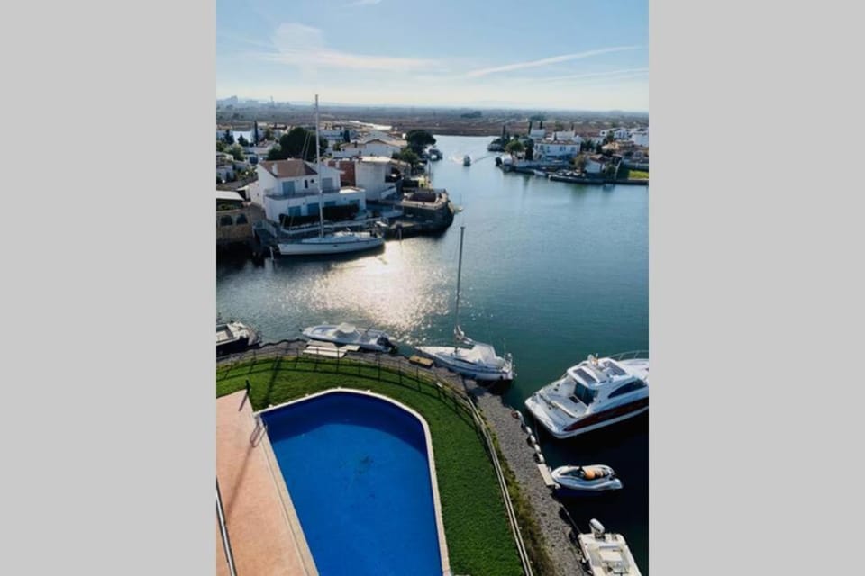 Pool view, Swimming pool, Swimming pool
