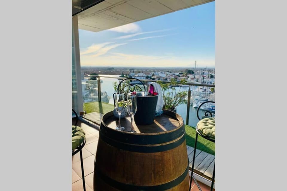 Patio, View (from property/room), Balcony/Terrace, River view, Sea view