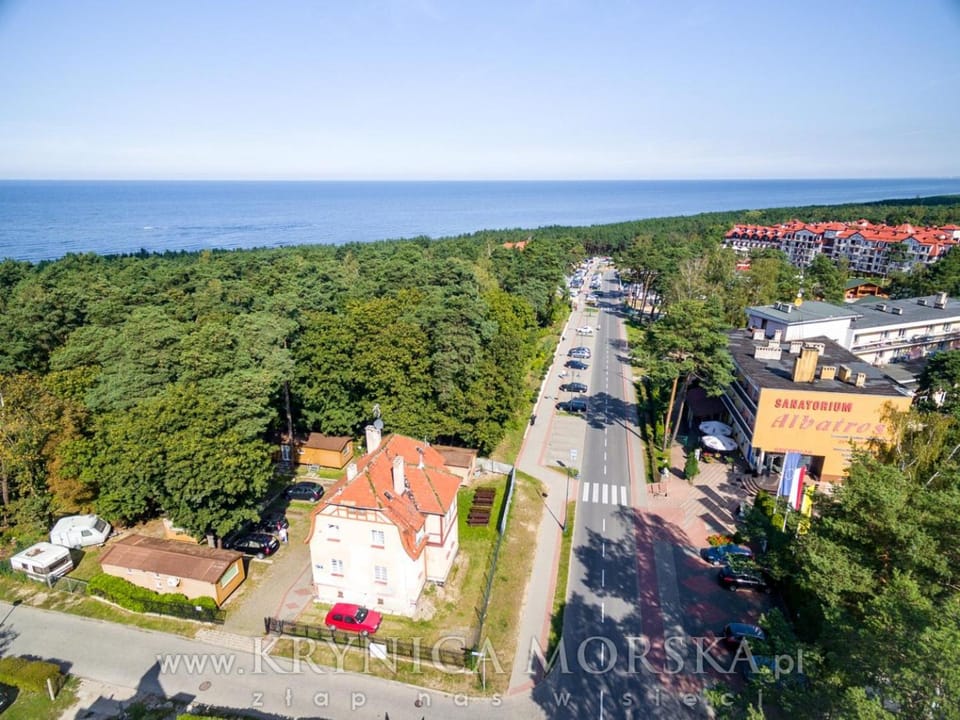 Property building, Bird's eye view, Location