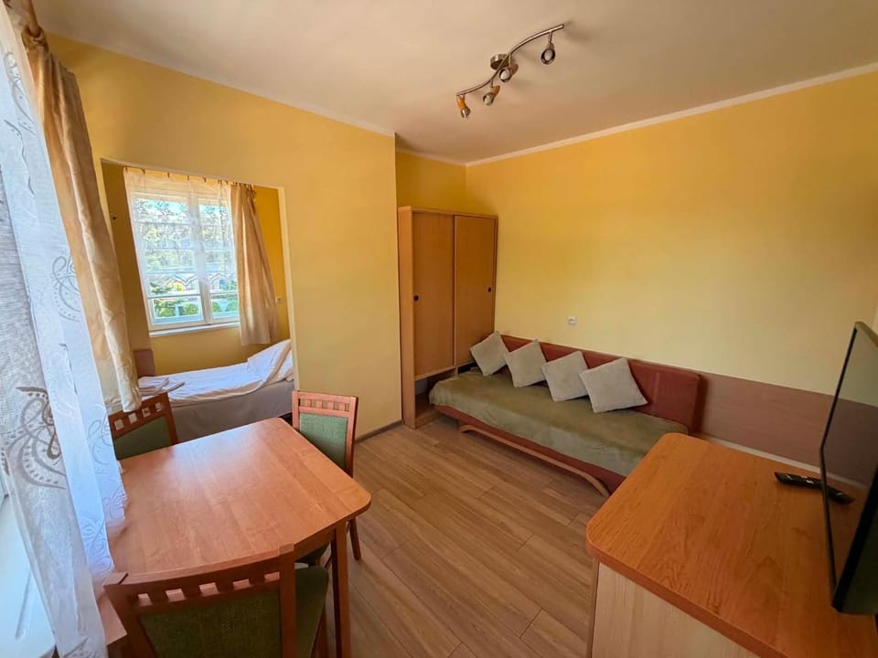 TV and multimedia, Photo of the whole room