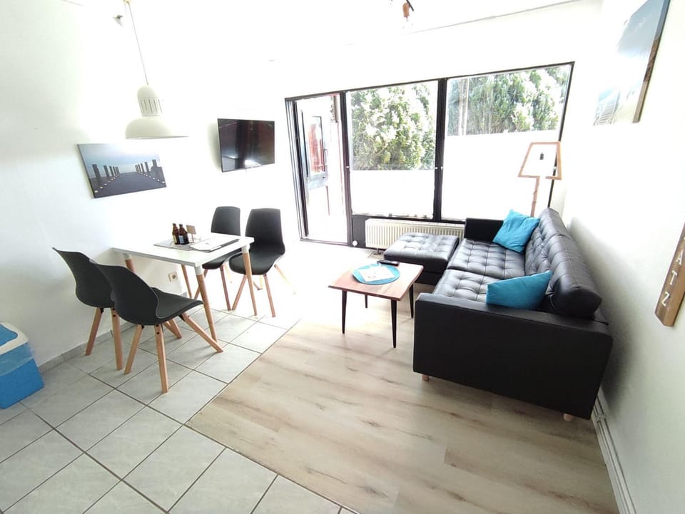 Bathroom, Balcony/Terrace, Kitchen or kitchenette, Living room, Bedroom