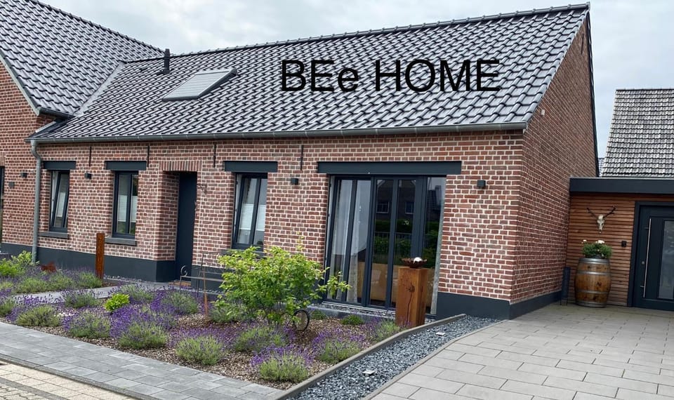 BEe HOME - Urlaubs und Business Loft Apartment in Limburg (province)