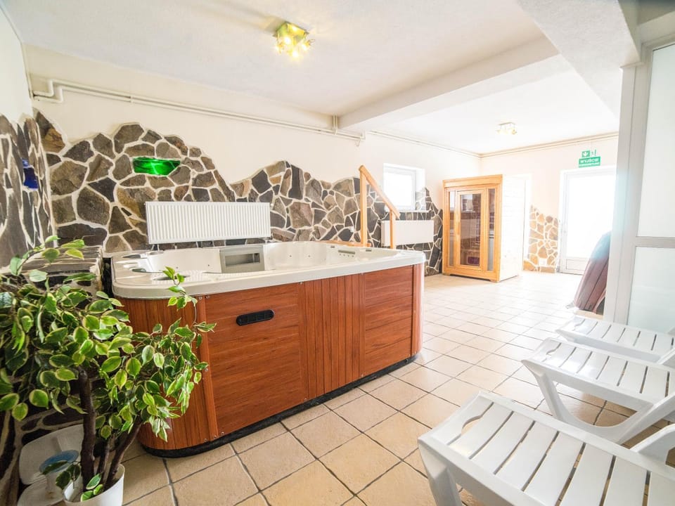 Hot Tub, Sauna, Spa and wellness centre/facilities