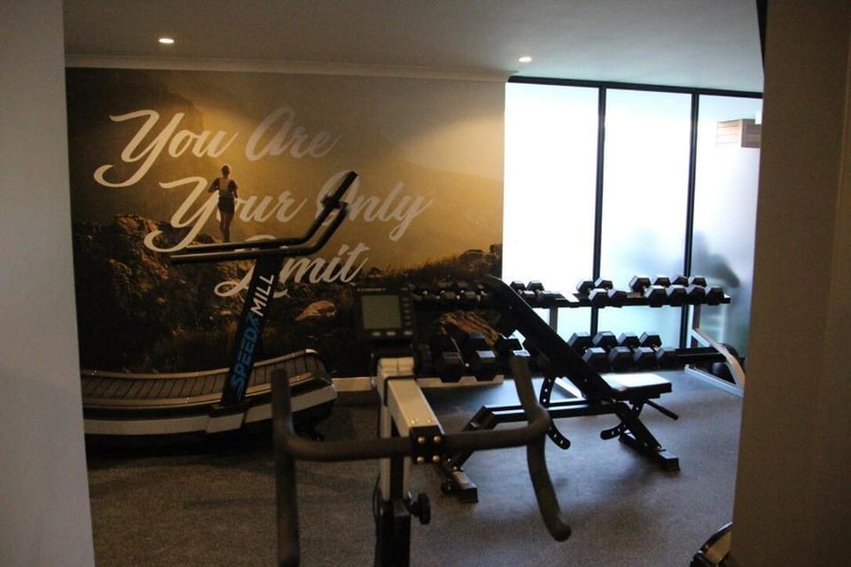 Mondaine Central Luxurious Spacious And Trendy Apartment in Cape Town