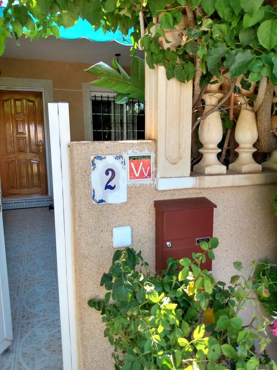 Facade/entrance
