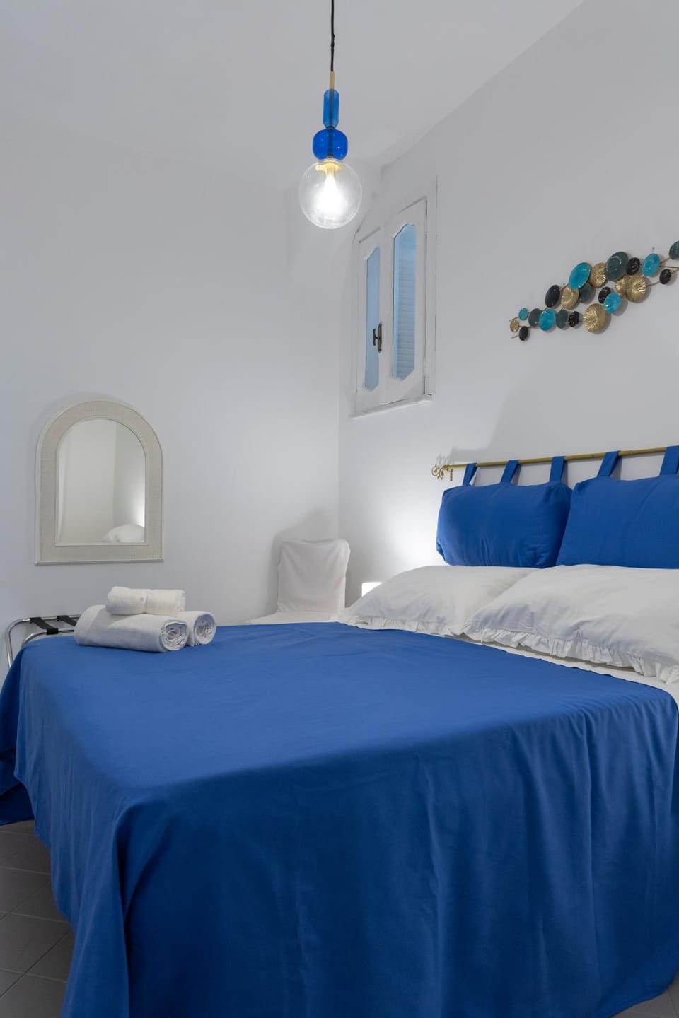 Bed, Bedroom, air conditioner