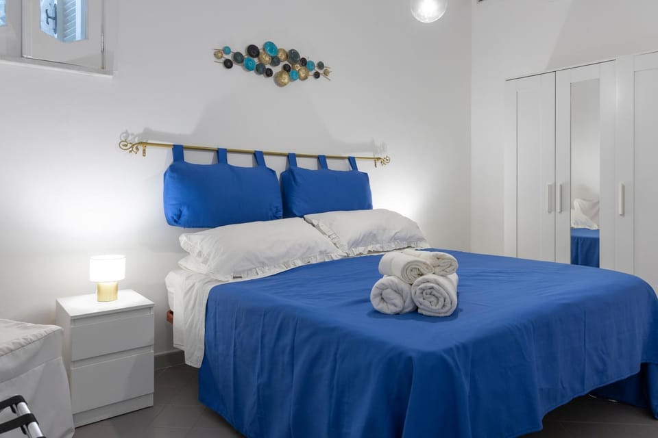 Bed, Bedroom, air conditioner