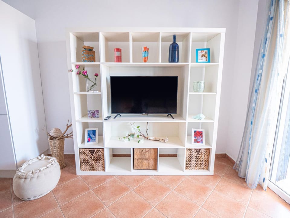 Communal lounge/ TV room, TV and multimedia, Evening entertainment