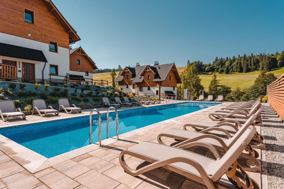 Day, Natural landscape, Pool view, Swimming pool, Swimming pool, sunbed