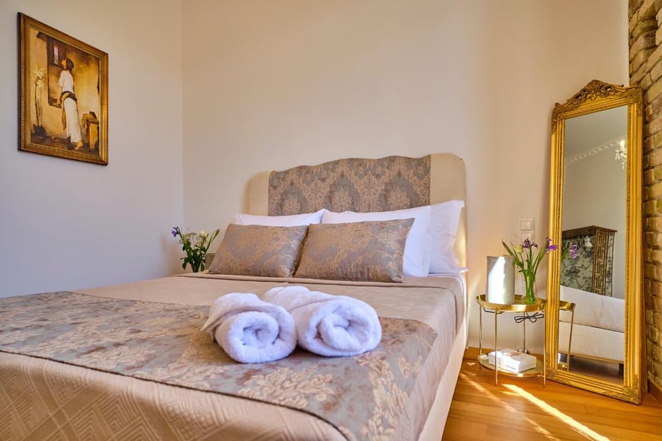 Bed, Photo of the whole room, Decorative detail