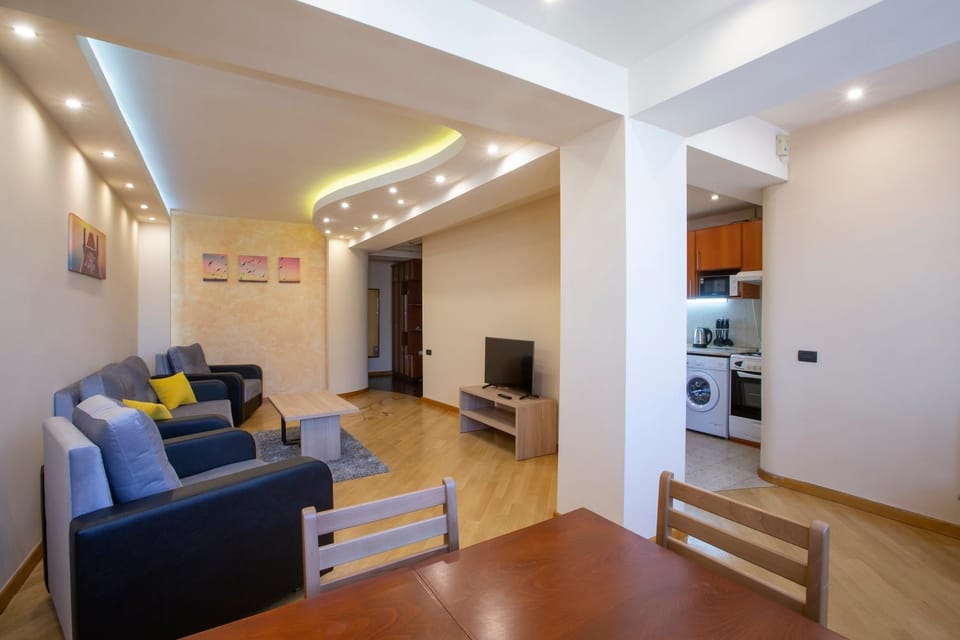 Communal lounge/ TV room, Kitchen or kitchenette, Living room, Seating area