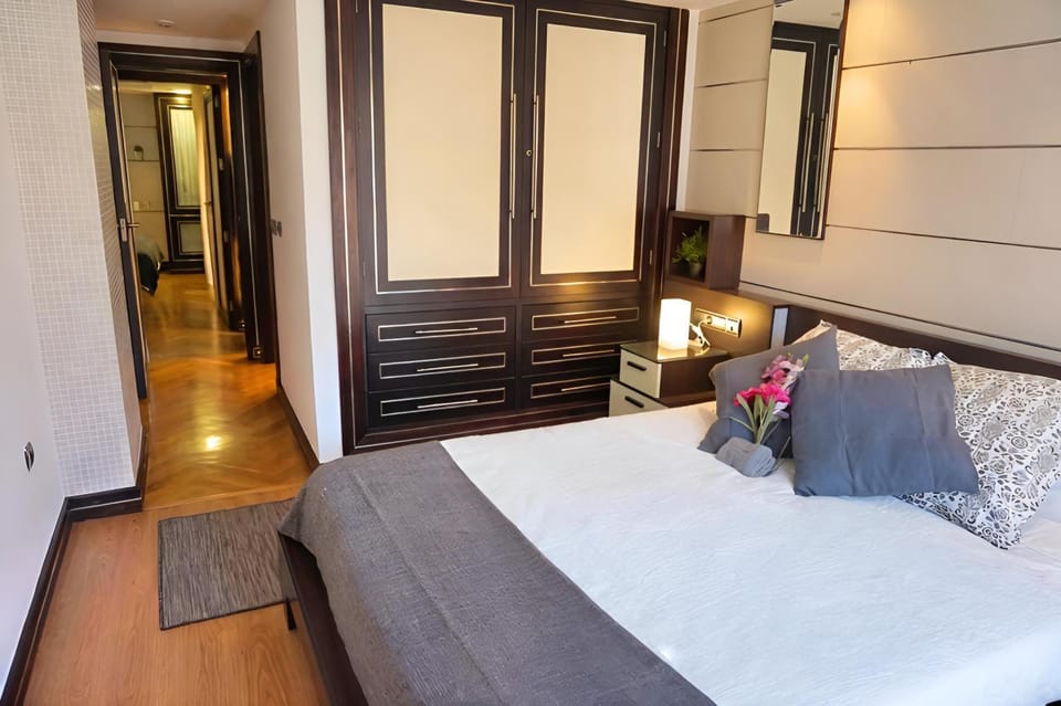Bed, Photo of the whole room, Bedroom, wardrobe
