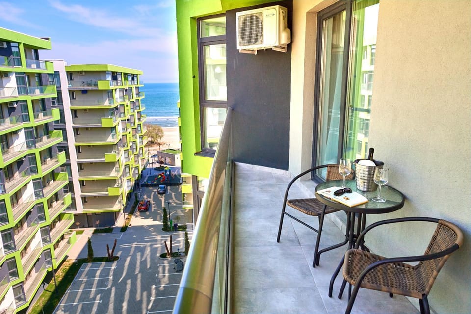 Rusty Sands apt Spa n Pools Beach resort Apartment in Constanța County