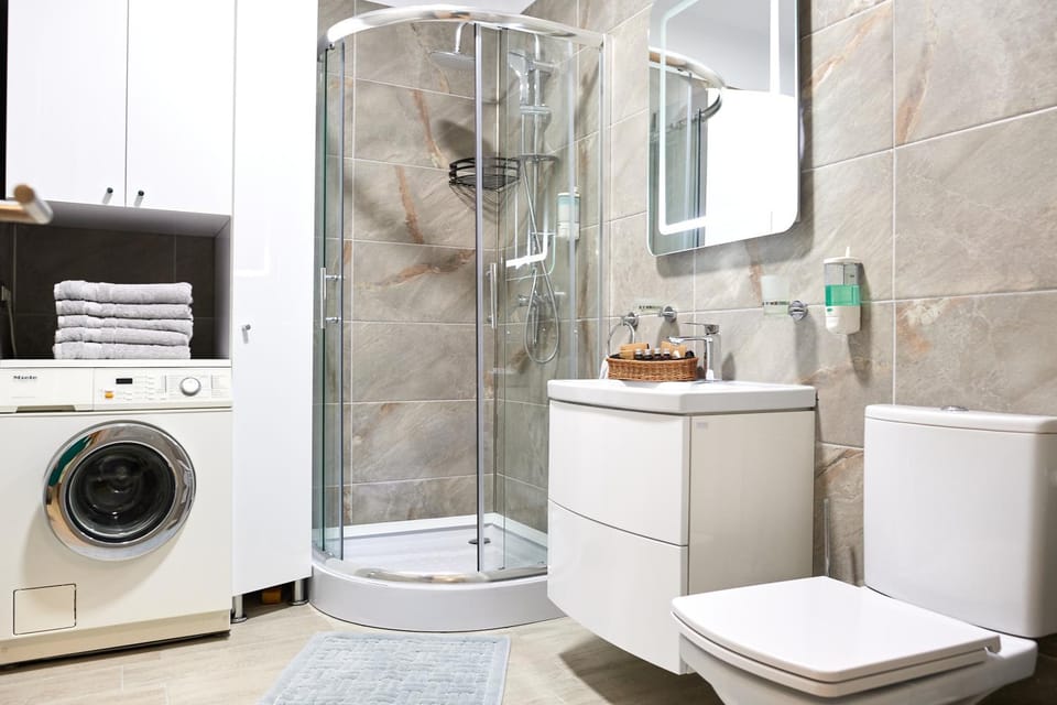 Shower, Toilet, Bathroom
