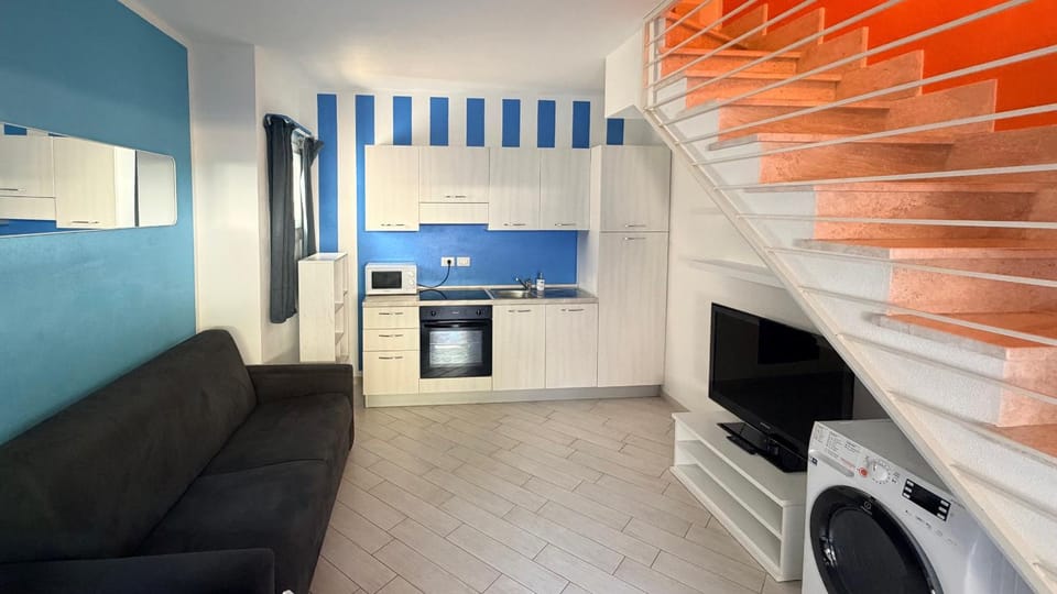 TV and multimedia, Kitchen or kitchenette, Living room, washing machine