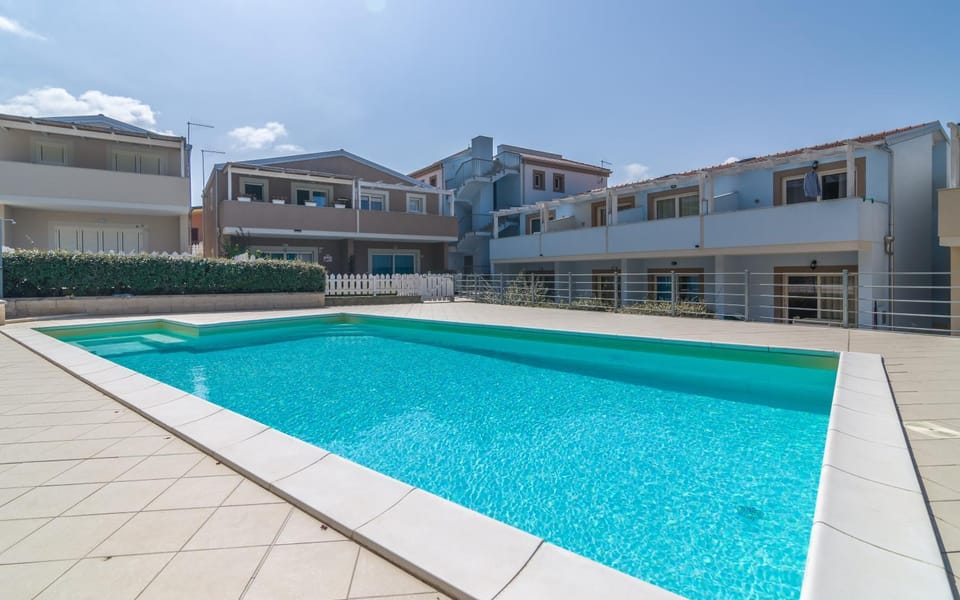 Facade/entrance, Swimming pool