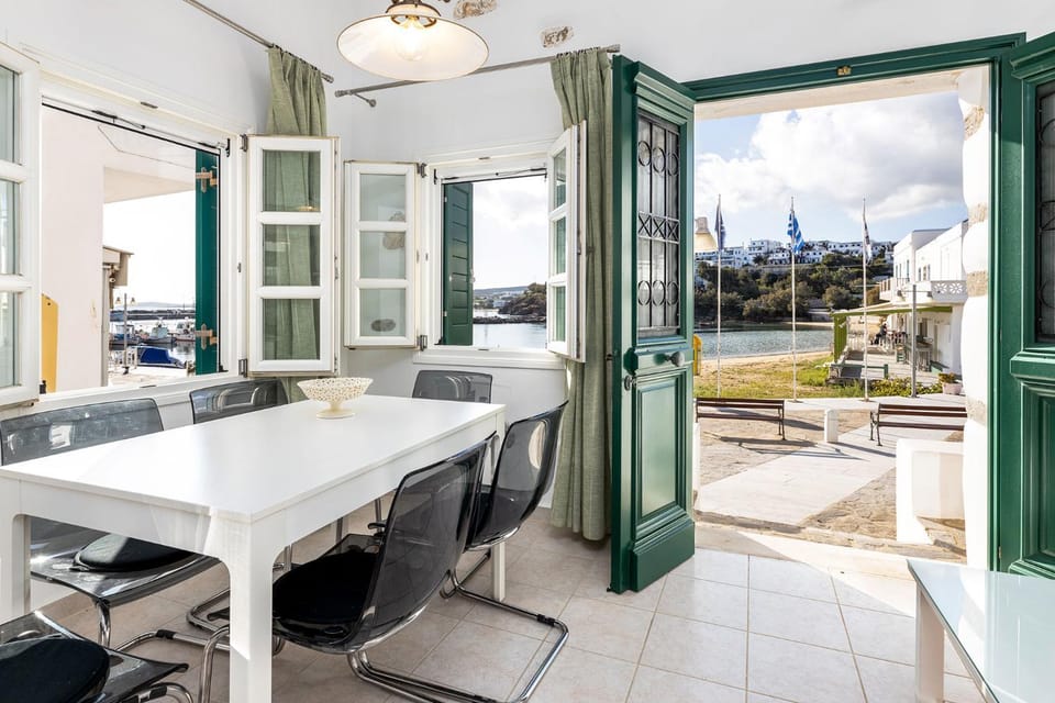 Facade/entrance, Balcony/Terrace, Balcony/Terrace, Dining area, Beach