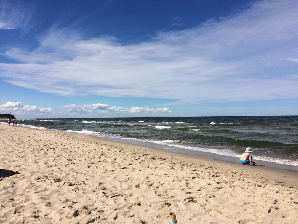 Nearby landmark, Neighbourhood, Beach
