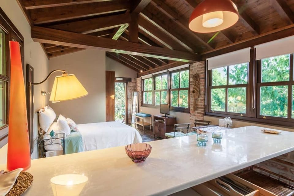 Bed, Photo of the whole room