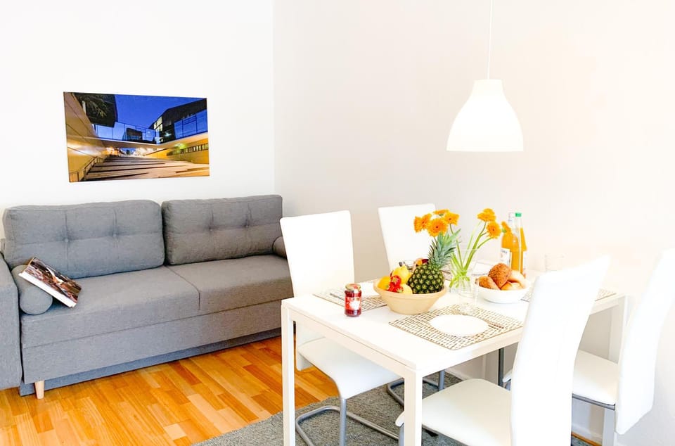 Photo of the whole room, Dining area