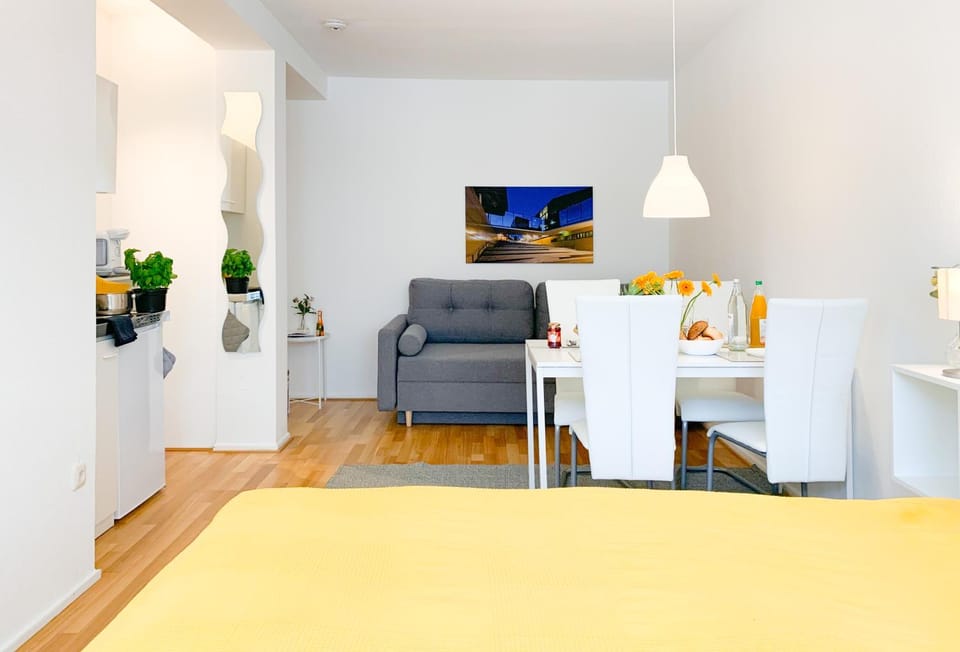 Living room, Photo of the whole room, Decorative detail, Seating area