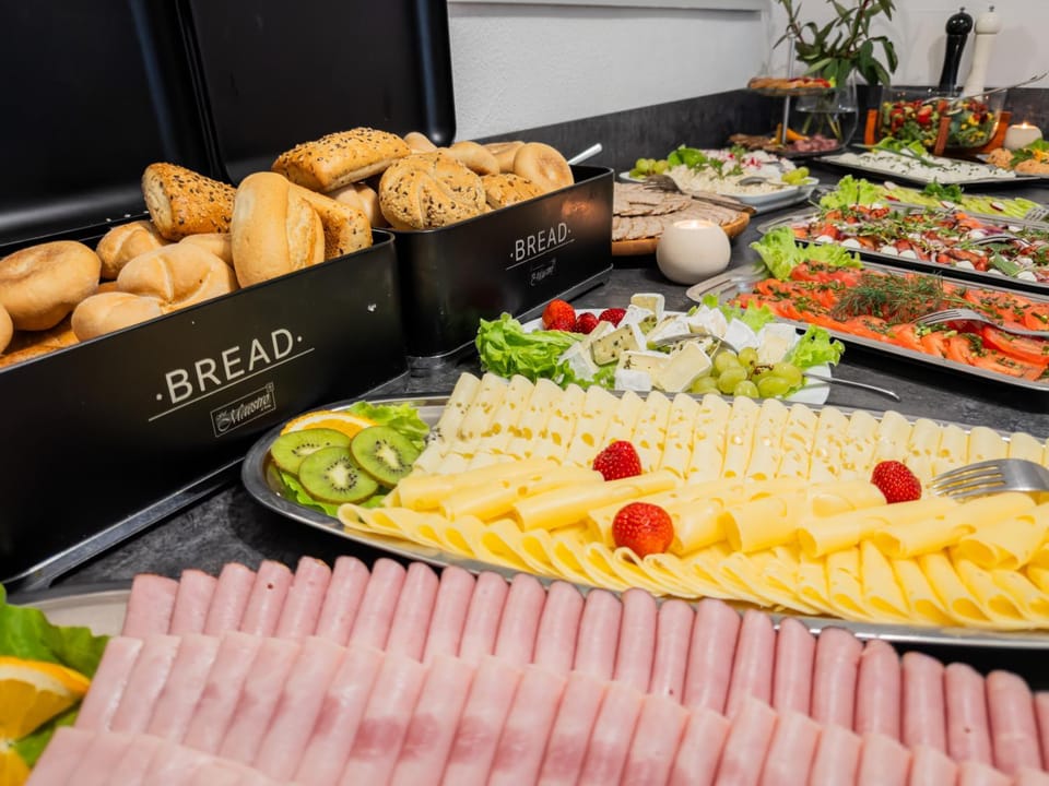 Food and drinks, Food, Buffet breakfast
