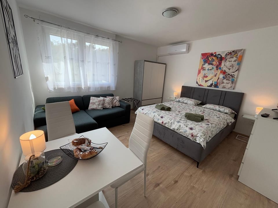 APP KARLA Apartment in Pula