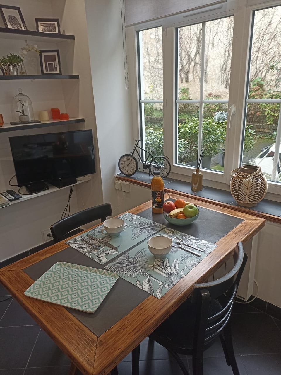 TV and multimedia, Dining area