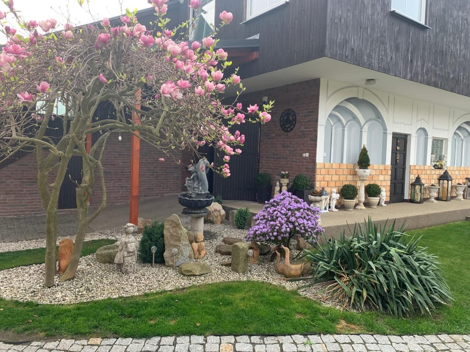 Property building, Spring, Garden