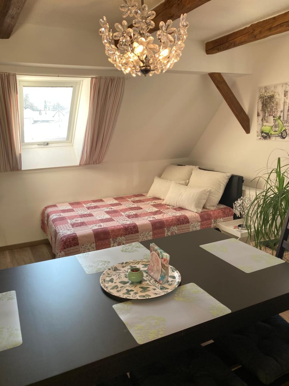 Bed, Living room