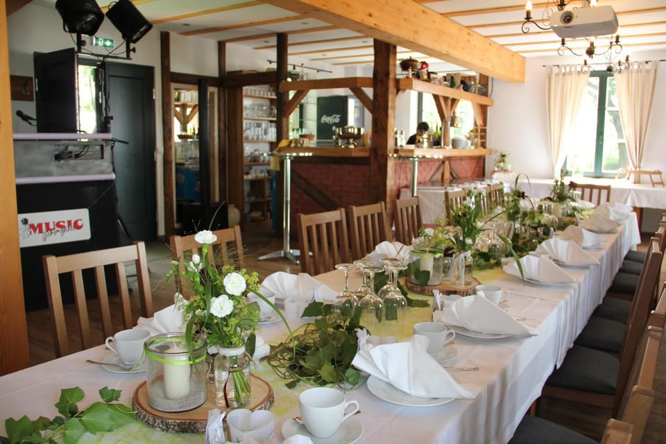 Nightclub / DJ, Entertainment