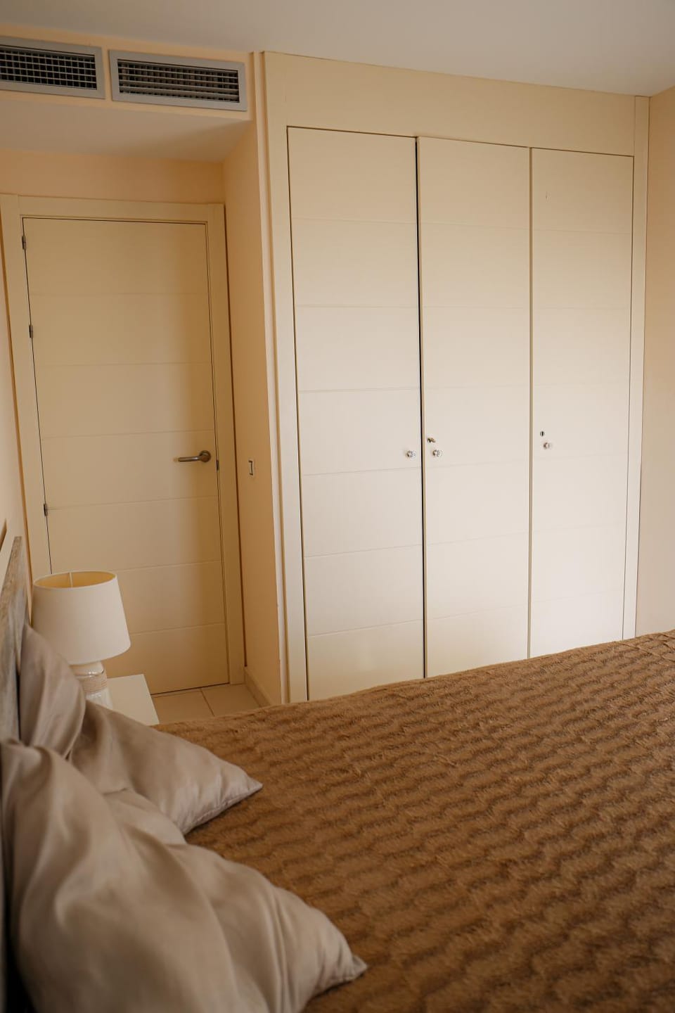 Photo of the whole room, Decorative detail, Bedroom
