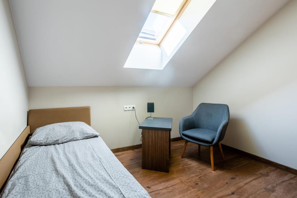 Bed, Photo of the whole room, Seating area, Bedroom