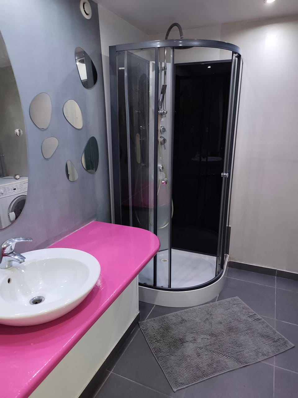 BOUTIQUE HOSTEL BY Cassis Bed and Breakfast in Cassis