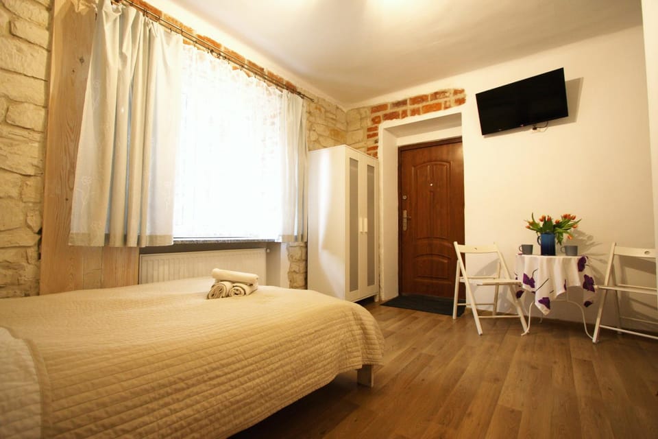 Bed, TV and multimedia, Photo of the whole room, Bedroom, wardrobe
