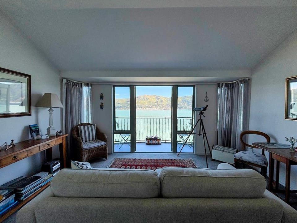 Lounge or bar