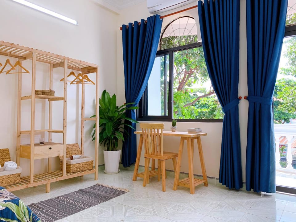 Seating area, City view