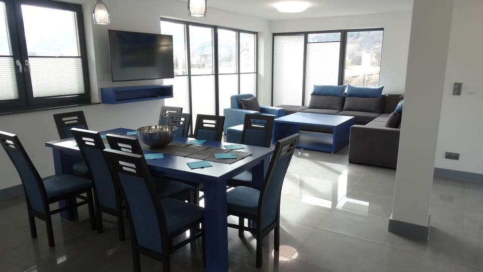 Living room, Seating area, Dining area