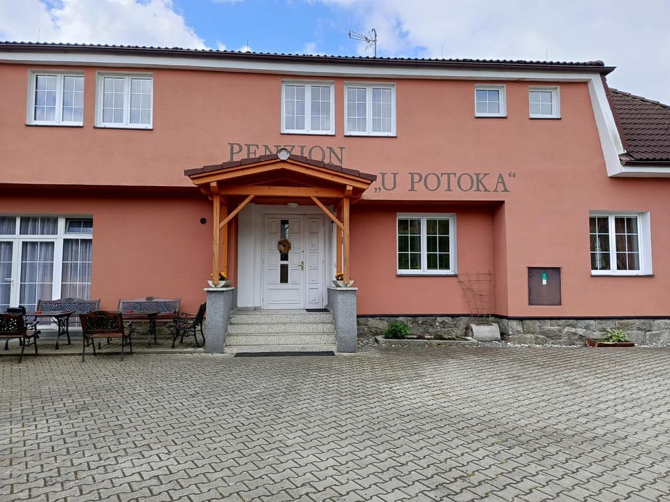Property building, Facade/entrance