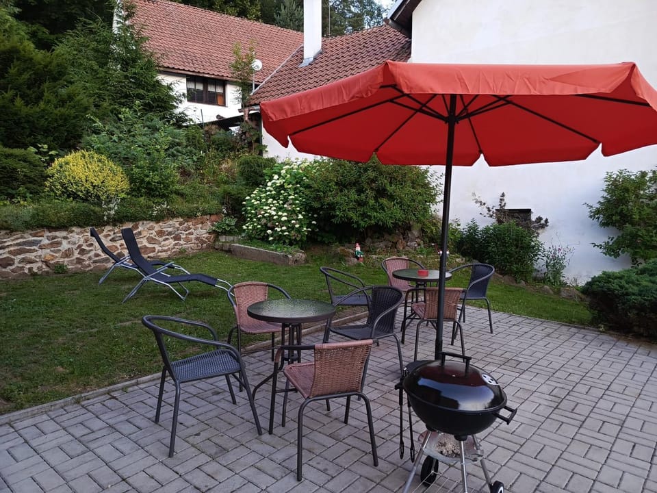 Property building, Garden, Seating area, Garden view