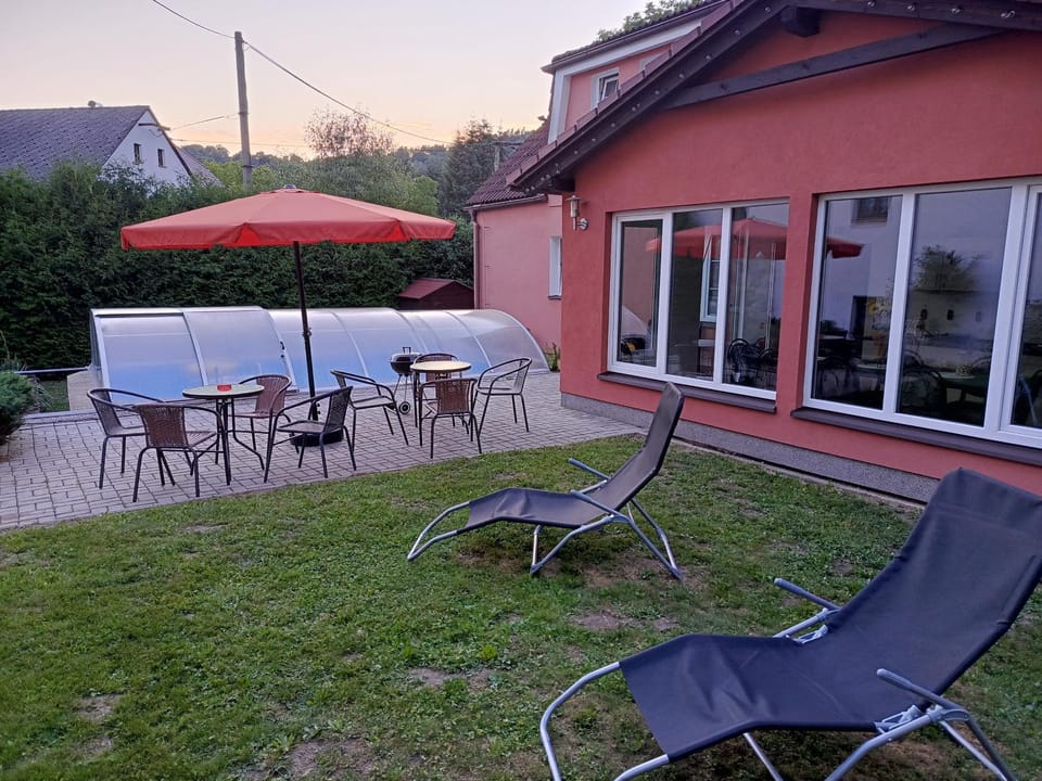Seating area, Garden view, sunbed