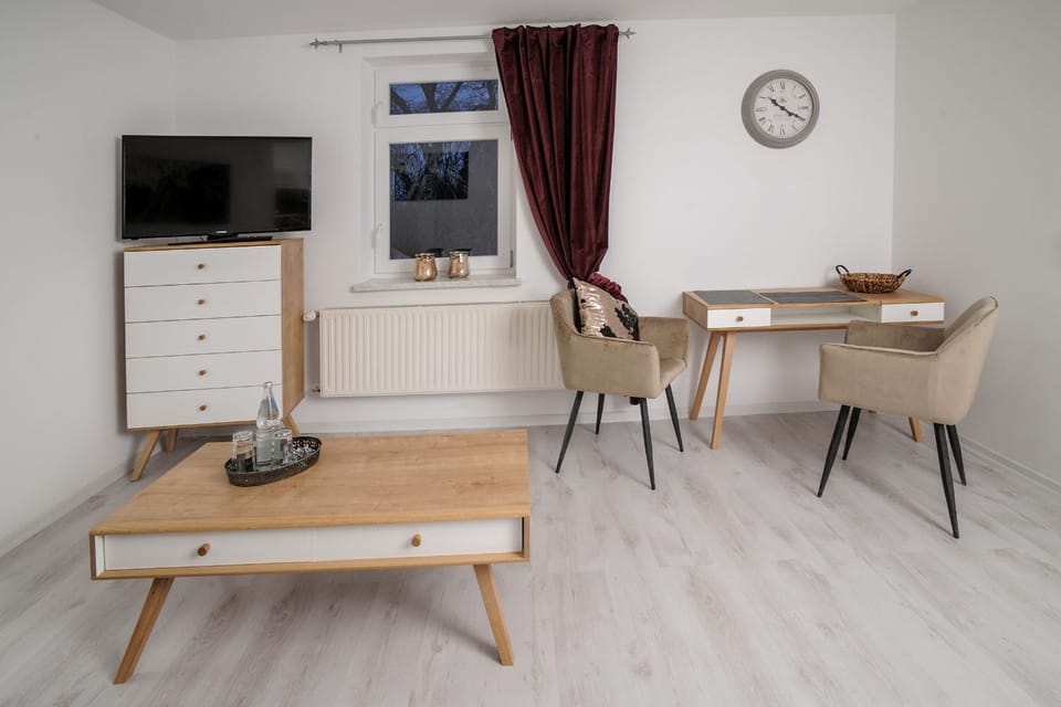 TV and multimedia, Dining area