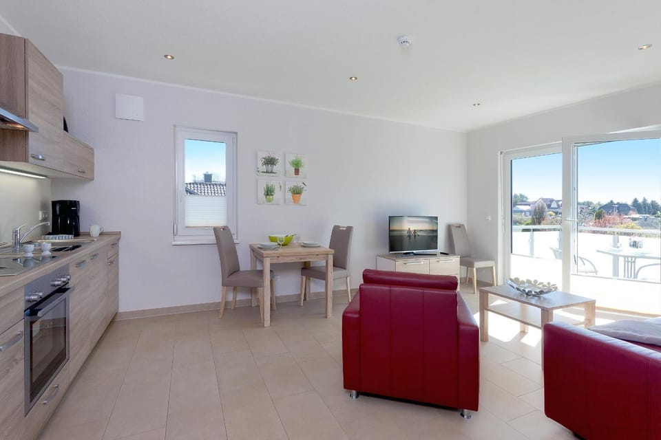 TV and multimedia, Kitchen or kitchenette, Living room, Seating area, Dining area